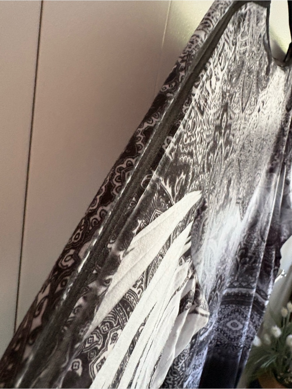 Beautiful Catherine’s Women's Black & White Paisley Print Tunic Top- size 2x - Picture 6 of 8